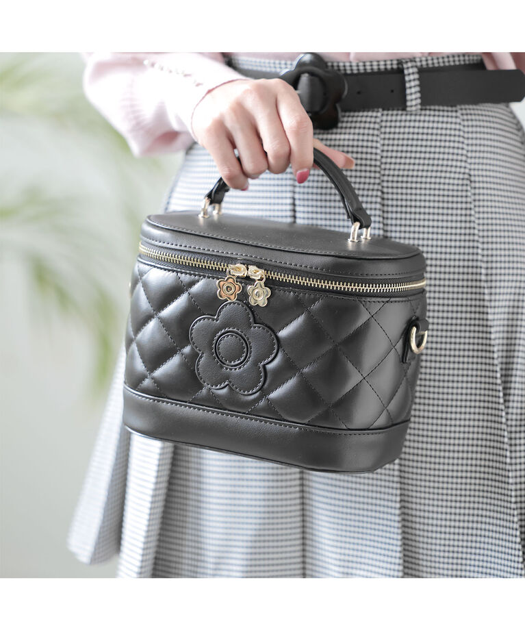 MARY QUANT「デイジーパッチキルトバニティ 2WAYショルダー」|ショルダー・メッセンジャー|