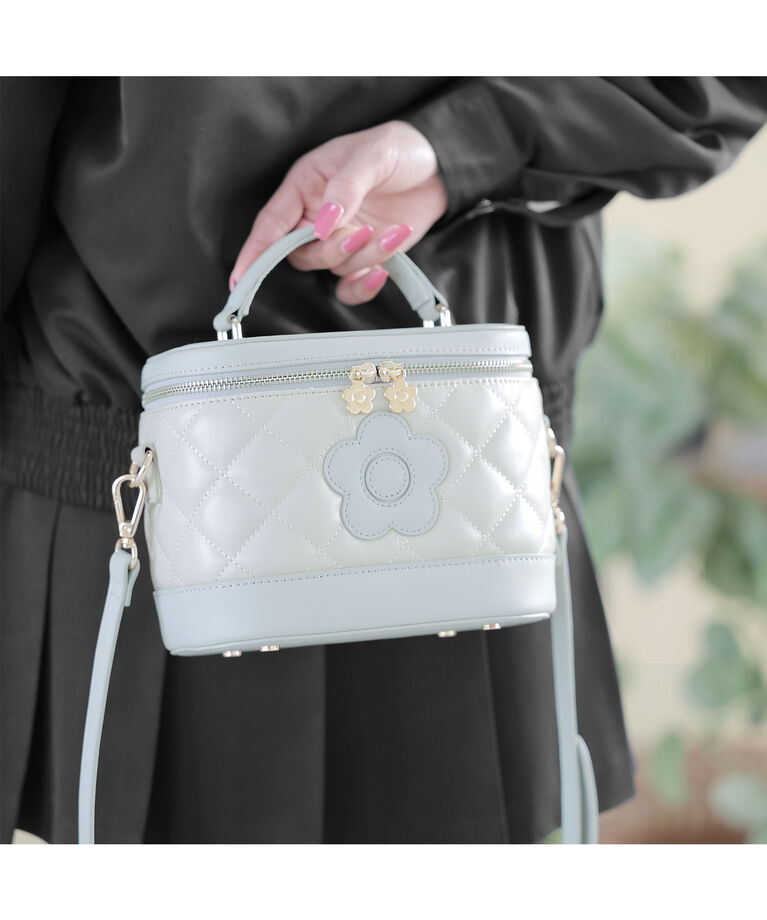 MARY QUANT「デイジーパッチキルトバニティ 2WAYショルダー」|ショルダー・メッセンジャー|