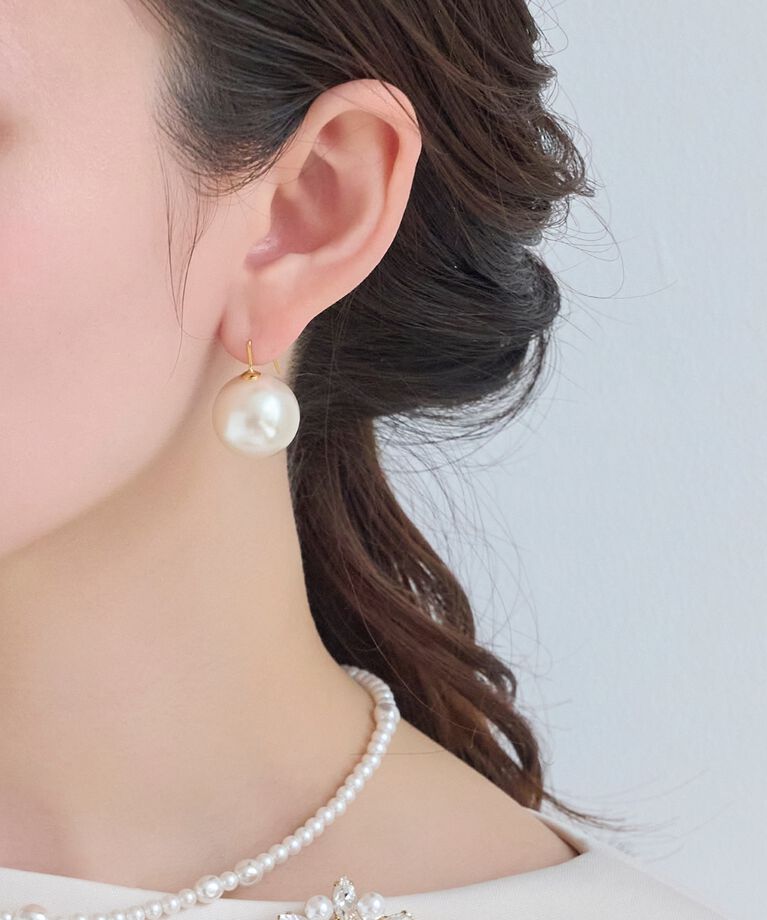 Phoebe「ビッグパールフックピアス ホワイト」|ピアス|ホワイト