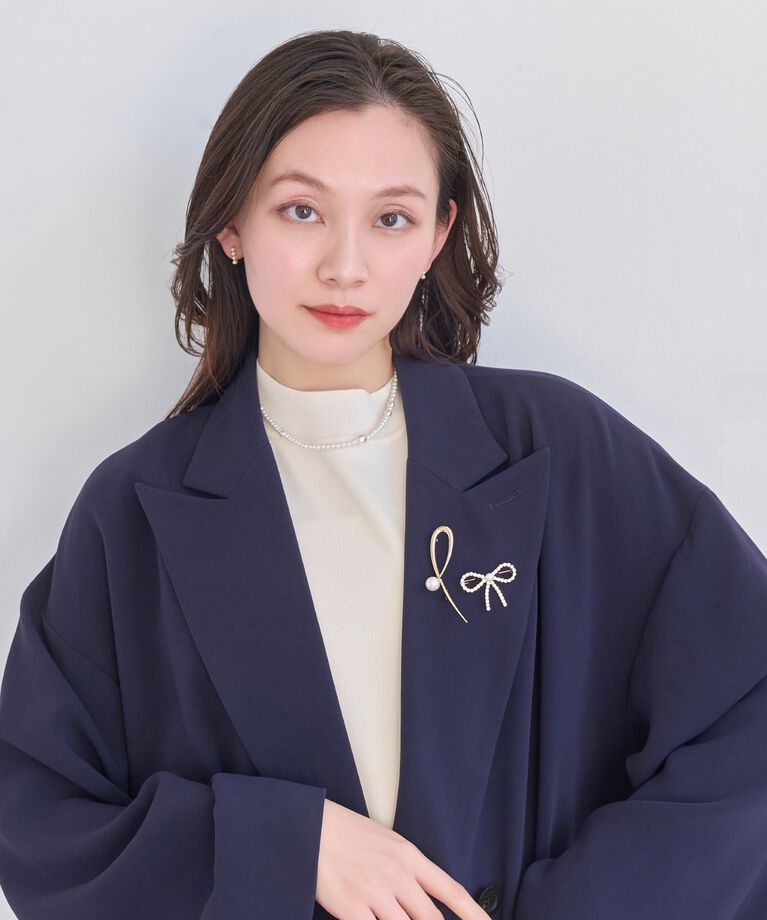 Phoebe「リボンパールビジューブローチ　ゴールド」|ブローチ・コサージュ|