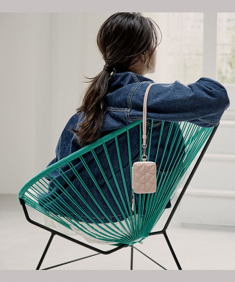 UNiCASE「Mag Shoulder Mini Wallet マグセーフ対応 財布 コインケース ストラップ」|ストラップ|