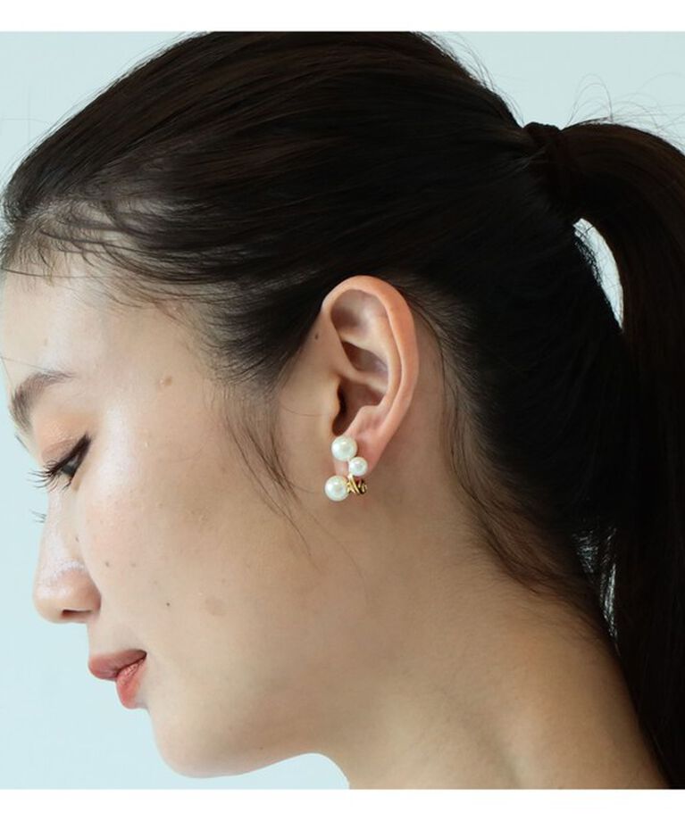 Demi-Luxe BEAMS 「jour couture / chubby 3パール イヤリング」|イヤリング|