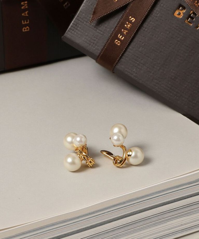 Demi-Luxe BEAMS 「jour couture / chubby 3パール イヤリング」|イヤリング|