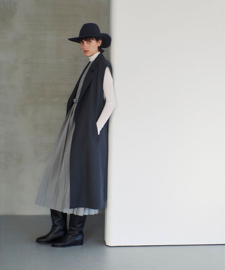 allureville「【allureville×otona MUSE】TRトロサイドスリットプリーツワンピース」|ワンピース|