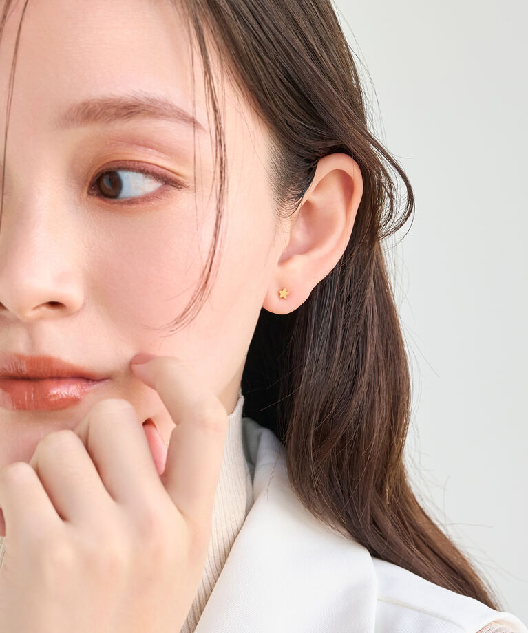 Phoebe「【金属アレルギー対応】フラットスターピアス/サージカルステンレス」|ピアス|