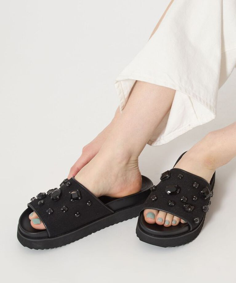 UNITED ARROWS「ビジュー スライダーサンダル」|サンダル|BLACK