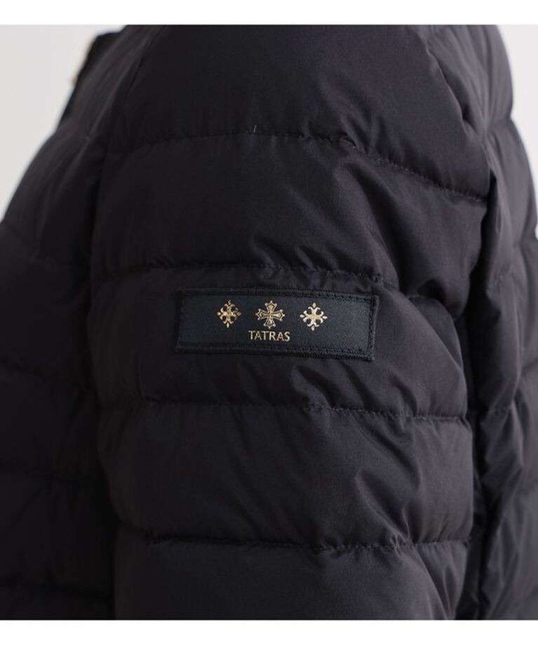 Demi-Luxe BEAMS 「TATRAS / 別注 ACACIA ノーカラー ライトダウンジャケット」|ブルゾン・スタジャン|