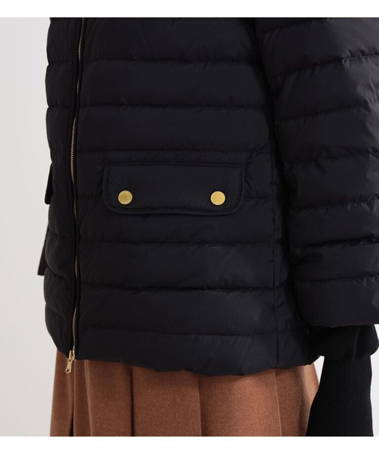 Demi-Luxe BEAMS 「TATRAS / 別注 ACACIA ノーカラー ライトダウンジャケット」|ブルゾン・スタジャン|