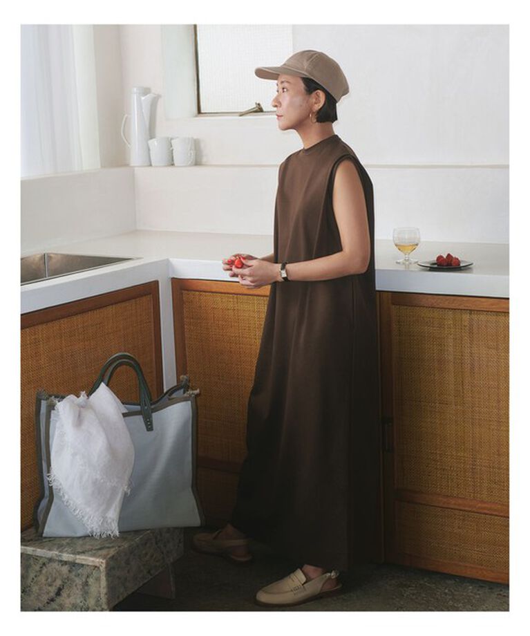 Demi-Luxe BEAMS 「スタイリスト佐藤佳菜子 × SLOANE × Demi-Luxe BEAMS / 別注 タックスリーブ ワンピース」|ワンピース|BROWN