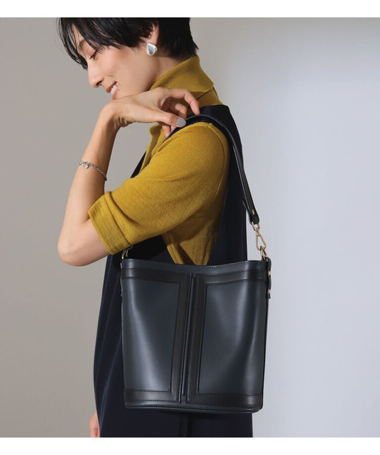 Demi-Luxe BEAMS 「GIANNI NOTARO / フレーム バケット バッグ」|トートバッグ|BLUE_NAVY×NERO
