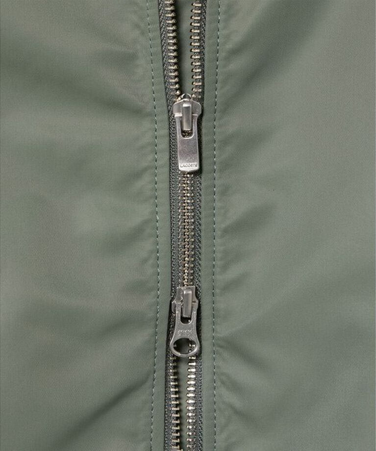 LACOSTE「2WAY 撥水 デタッチャブルスリーブボンバージャケット / ボリュームスリーブMAー1ブルゾン」|ブルゾン・スタジャン|