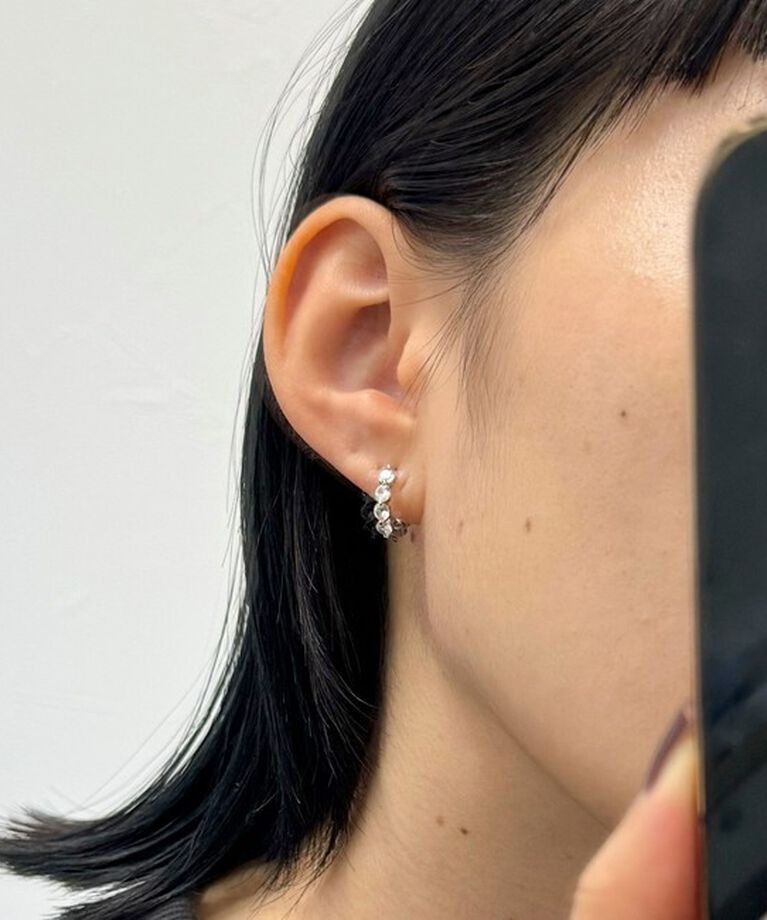 fredy emue「ミディサイズジルコニアリングピアス」|ピアス|シルバー