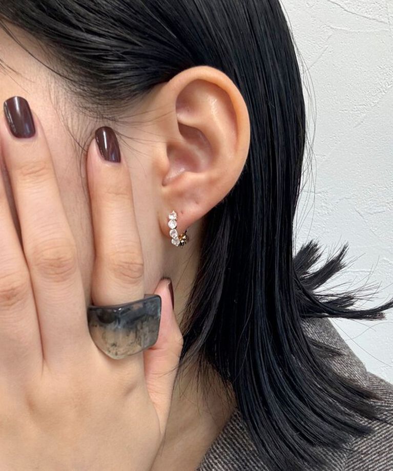 fredy emue「ミディサイズジルコニアリングピアス」|ピアス|ゴールド