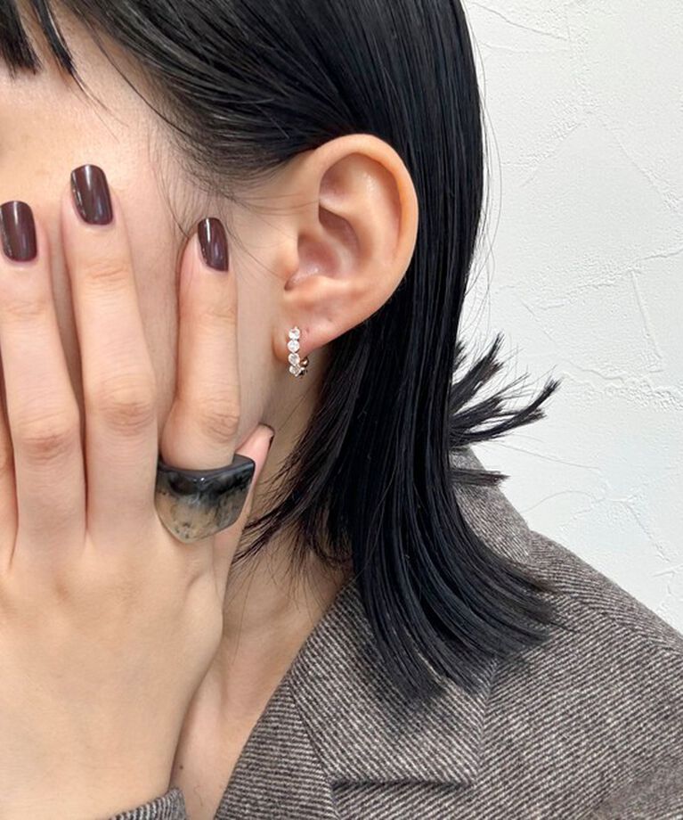 fredy emue「ミディサイズジルコニアリングピアス」|ピアス|