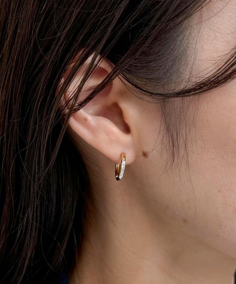 fredy emue「ステンレスビジューリングピアス」|ピアス|ゴールド