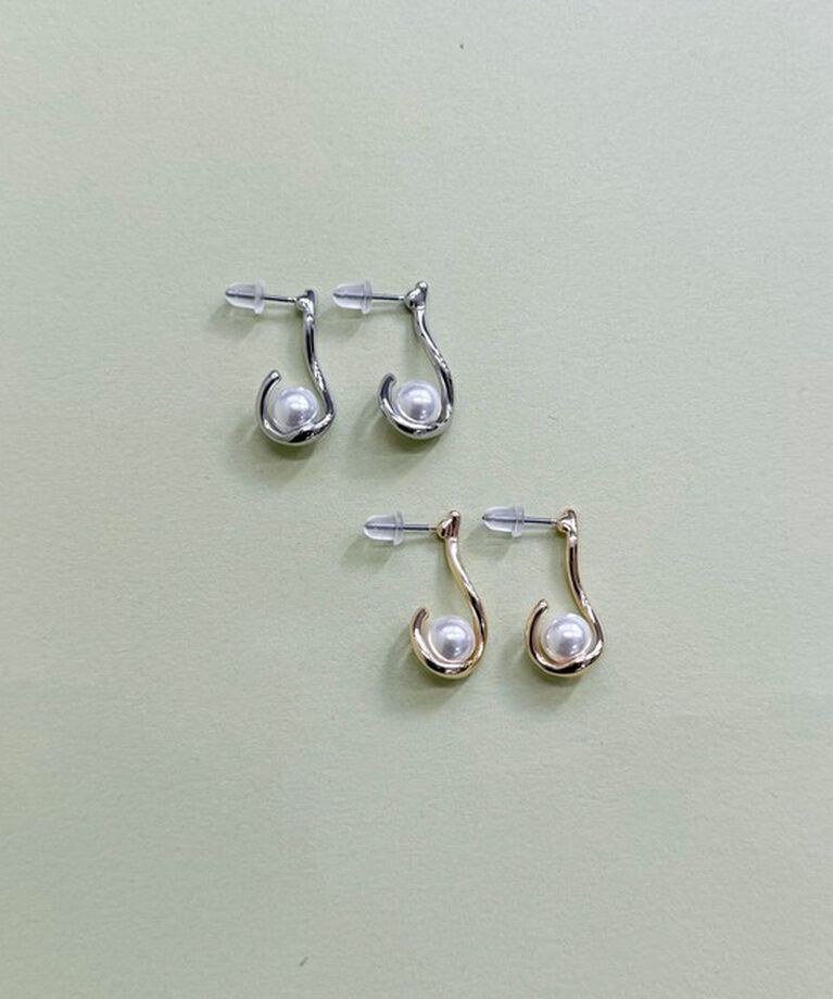 fredy emue「メタルJカールパールピアス」|ピアス|