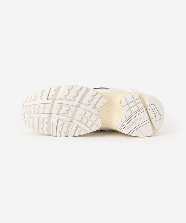  「New Balance | ML725 OFF WHITE MEN」|スニーカー|