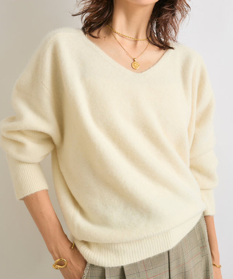  「【やわらかな着心地】ヘアリーラグランVネックニット」|ニット・セーター|