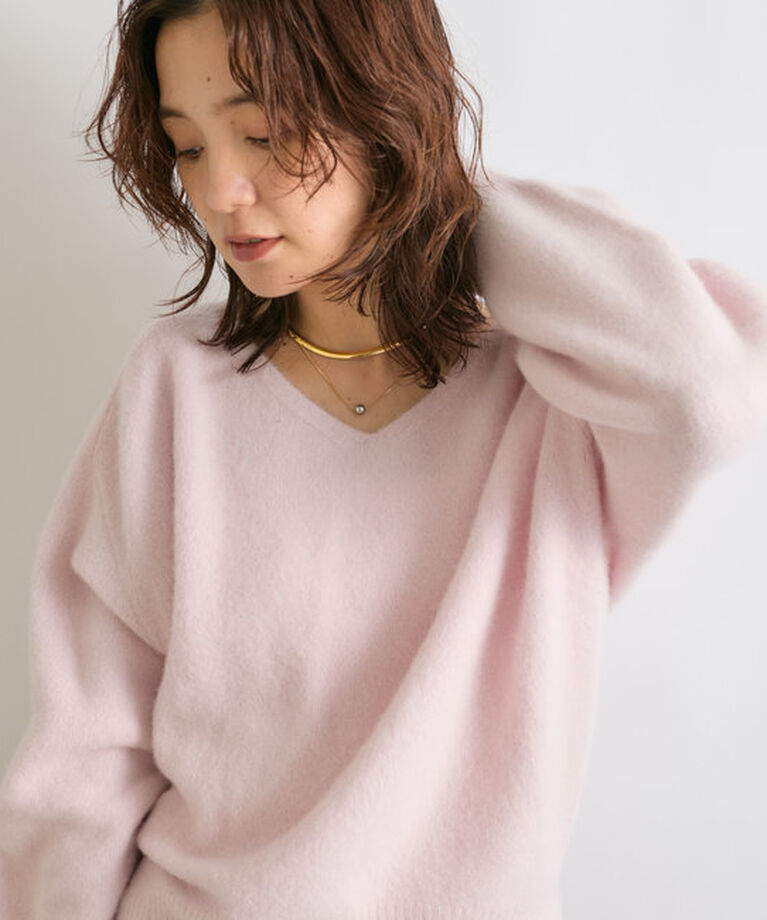  「【やわらかな着心地】ヘアリーラグランVネックニット」|ニット・セーター|