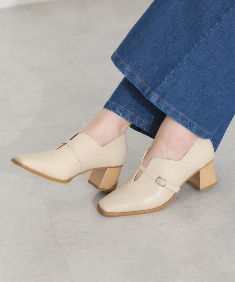earth music&ecology「ORiental TRaffic ベルトカットパンプス」|パンプス|Beige