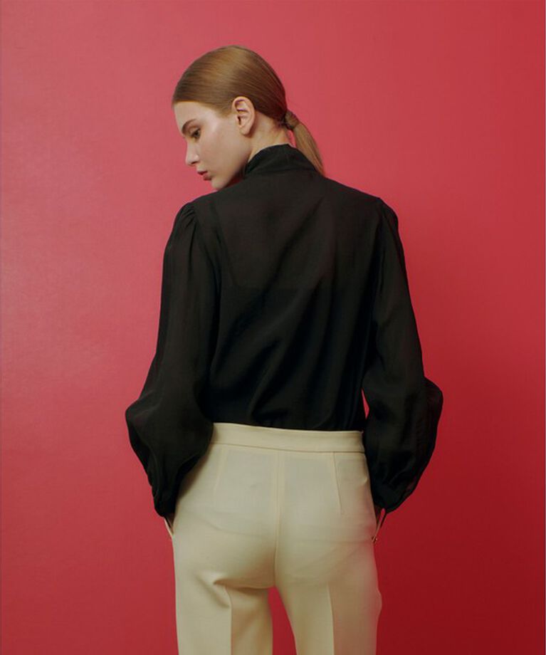 LOULOU WILLOUGHBY「【LOULOU WILLOUGHBY】シルキーシボリボンブラウス」|シャツ・ブラウス|