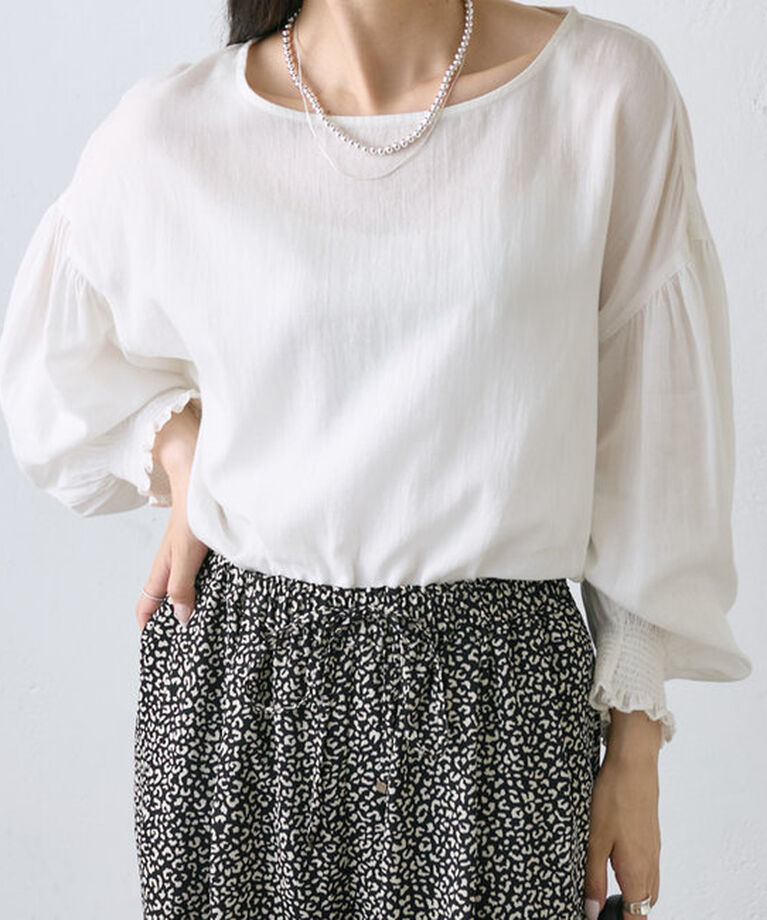  「【WEB限定】コットンガーゼ袖シャーリングプルオーバー」|シャツ・ブラウス|