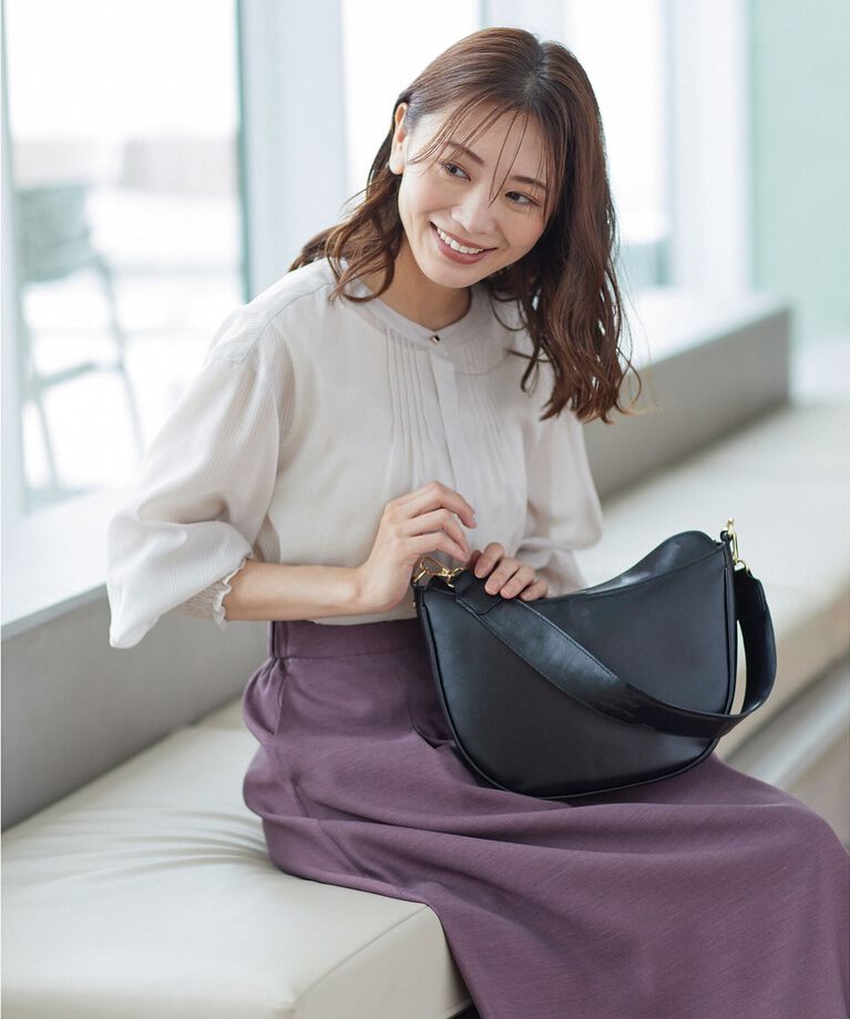 Reflect「【コートの上からでも肩掛けしやすい！／たっぷり収納／WEB限定カラーあり】’24秋冬 毎日ミディアムバッグ」|ショルダー・メッセンジャー|ﾌﾞﾗｯｸ(019)