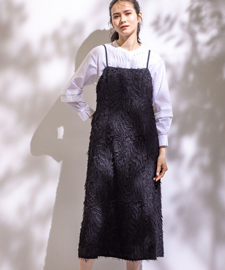 INDIVI「春SALE！【トレンド素材】シアーカットジャカード キャミワンピース」|ワンピース|ブラック(019)