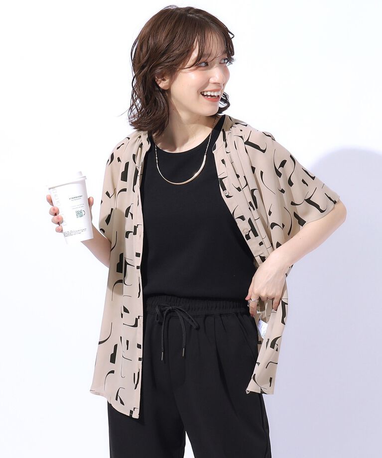 SHOO･LA･RUE「【高レビュー/洗える】シンプルコーデに彩りを プリント前あきブラウス」|シャツ・ブラウス|ベージュ(152)