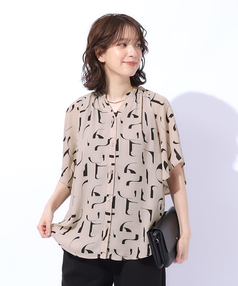 SHOO･LA･RUE「【高レビュー/洗える】シンプルコーデに彩りを プリント前あきブラウス」|シャツ・ブラウス|