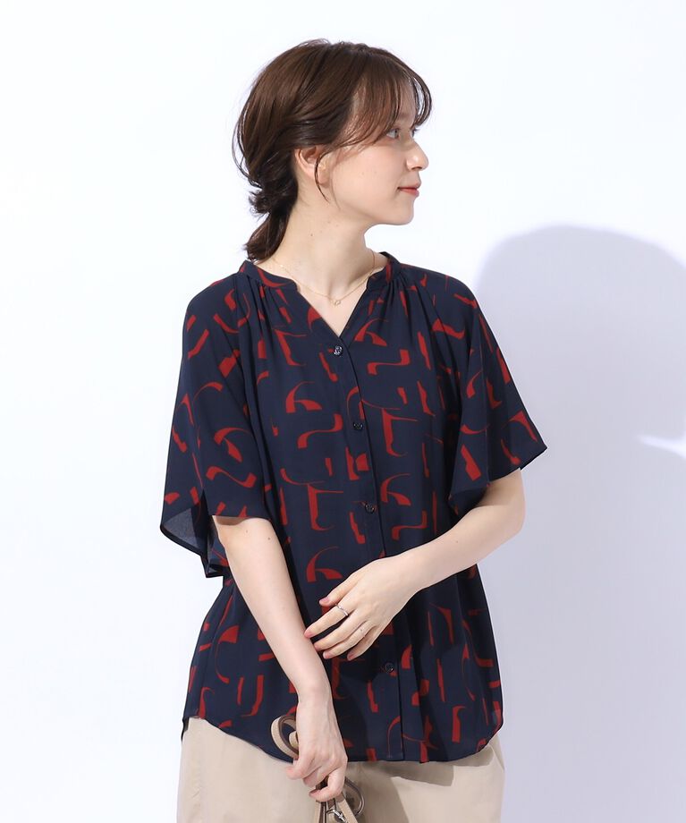 SHOO･LA･RUE「【高レビュー/洗える】シンプルコーデに彩りを プリント前あきブラウス」|シャツ・ブラウス|