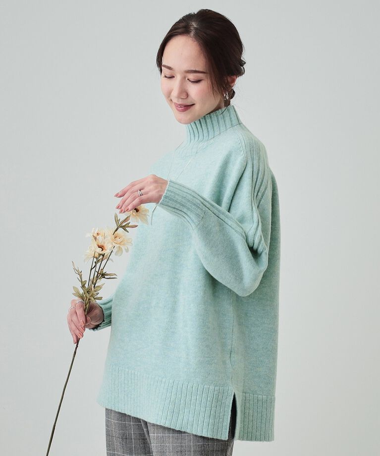 SHOO･LA･RUE「【S-LL/体型カバー】上品さを兼ね備えた ふわふわゆるハイネックニット」|ニット・セーター|ﾐﾝﾄｸﾞﾘｰﾝ(021)