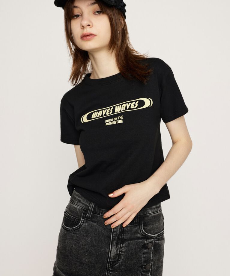 SLY「FRONT PRINT COMPACT Tシャツ」|Tシャツ・カットソー|