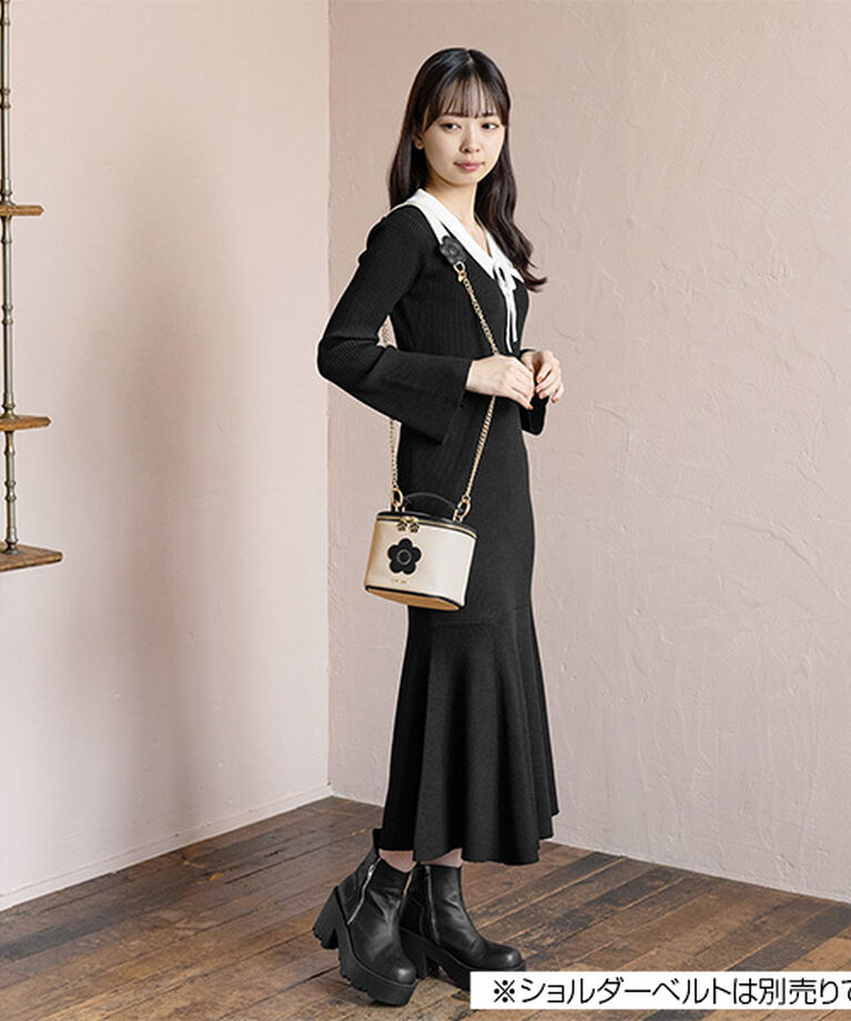 MARY QUANT「バイカラーサフィアーノデイジー キューブバニティ」|ポーチ|