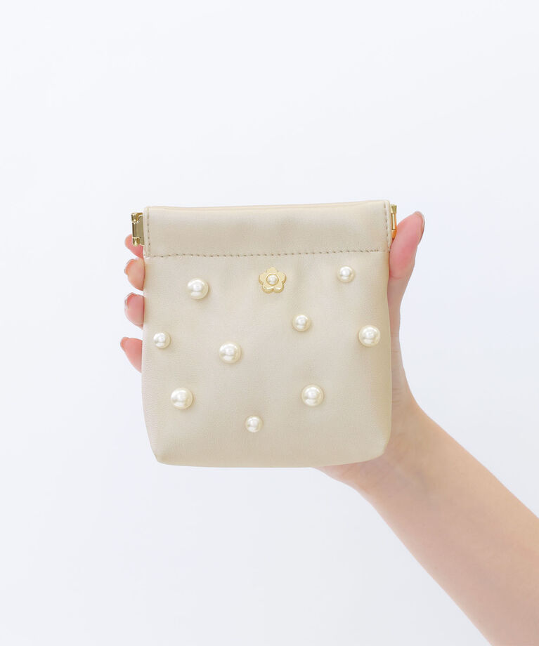 MARY QUANT「スムースセットパール バネクチポーチ」|ポーチ|パールベージュ