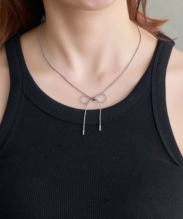 Phoebe「【金属アレルギー対応】スウェイリボンチェーンネックレス　シルバー/サージカルステンレス」|ネックレス|