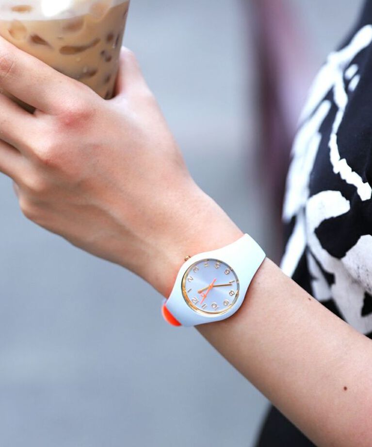 ICE-WATCH「〈ICE-WATCH(ｱｲｽｳｫｯﾁ)〉duo chic ﾗｲﾄﾌﾞﾙｰ ｵﾚﾝｼﾞ」|腕時計|BLUE