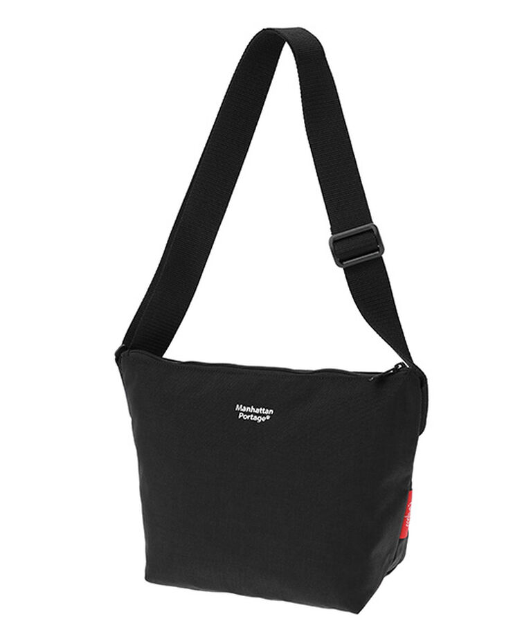 Manhattan Portage「Cobble Hill Nylon Messenger Bag (S) No Flap」|ショルダー・メッセンジャー|BLK