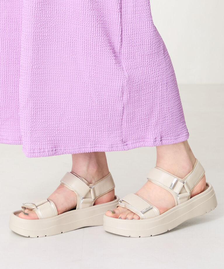 ORiental TRaffic「●2025春夏新作●【Fit meサンダル】メタルパーツ厚底サンダル/51226 サンダル 厚底 人気 売れてる」|サンダル|BEIGE