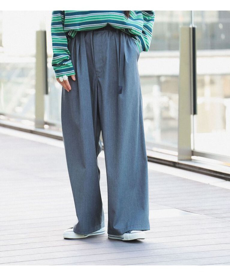 BEAMSBOY「Gramicci × BEAMS BOY / 別注 2プリーツ ワイド スラックス」|チノ|