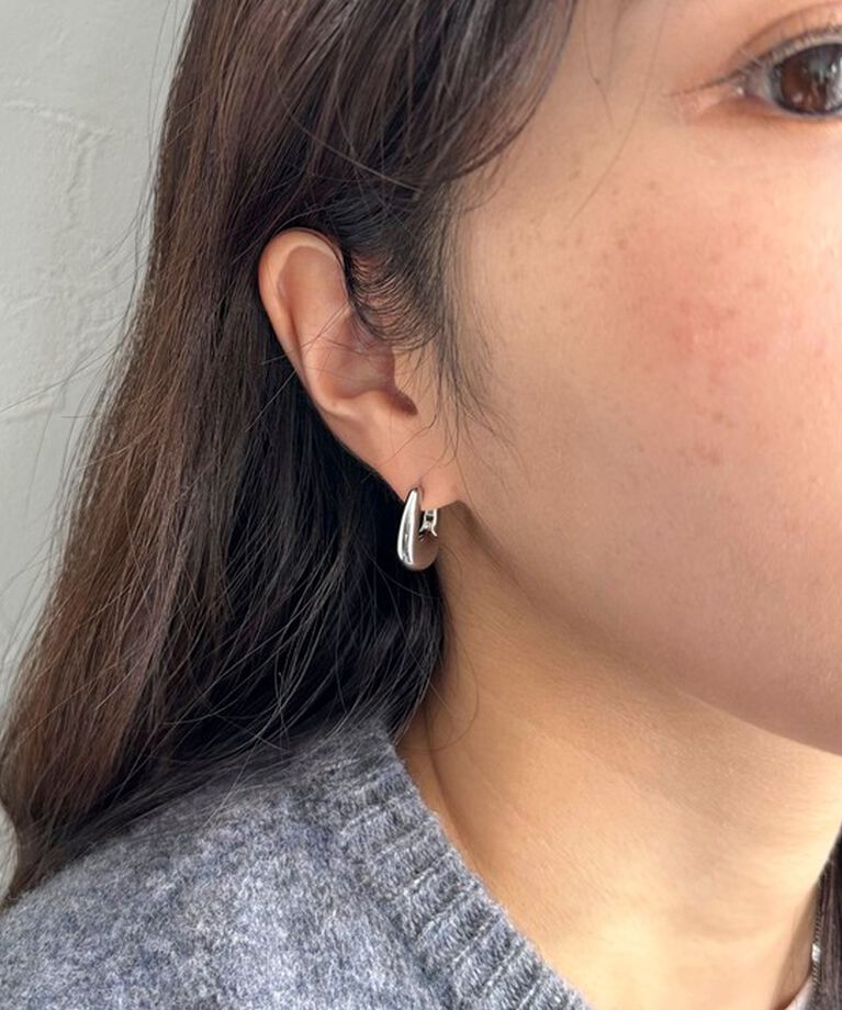 fredy emue「ぽってりU字ワンタッチピアス」|ピアス|