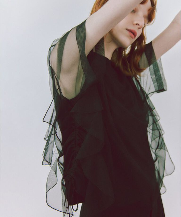 ADAM ET ROPE'「【サステナブル】・【定番人気】ギャザーチュールトップス」|Tシャツ・カットソー|ブラック(01)