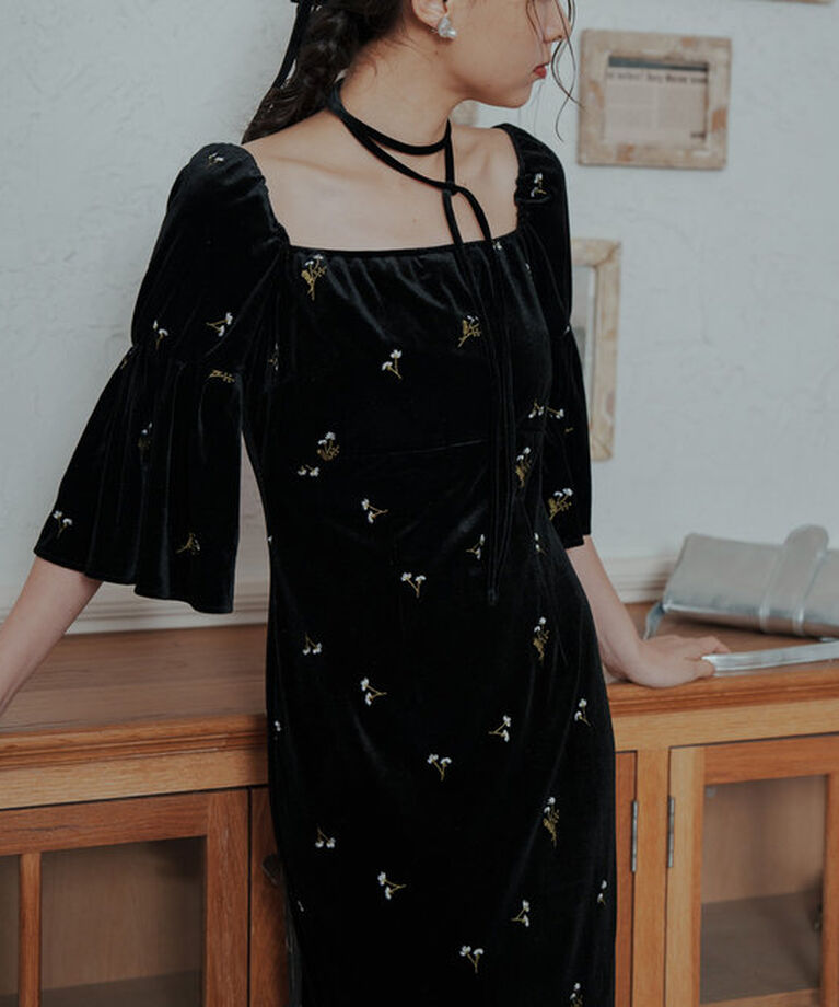  「【オケージョンドレス/結婚式】velour bell sleeve dress」|ドレス|