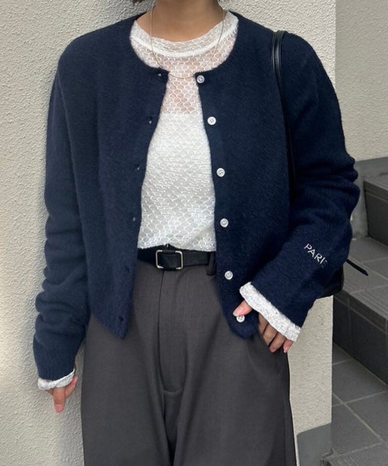  「【レイヤードスタイルも◎】PARIS刺繍カーディガン」|カーディガン|ネイビー