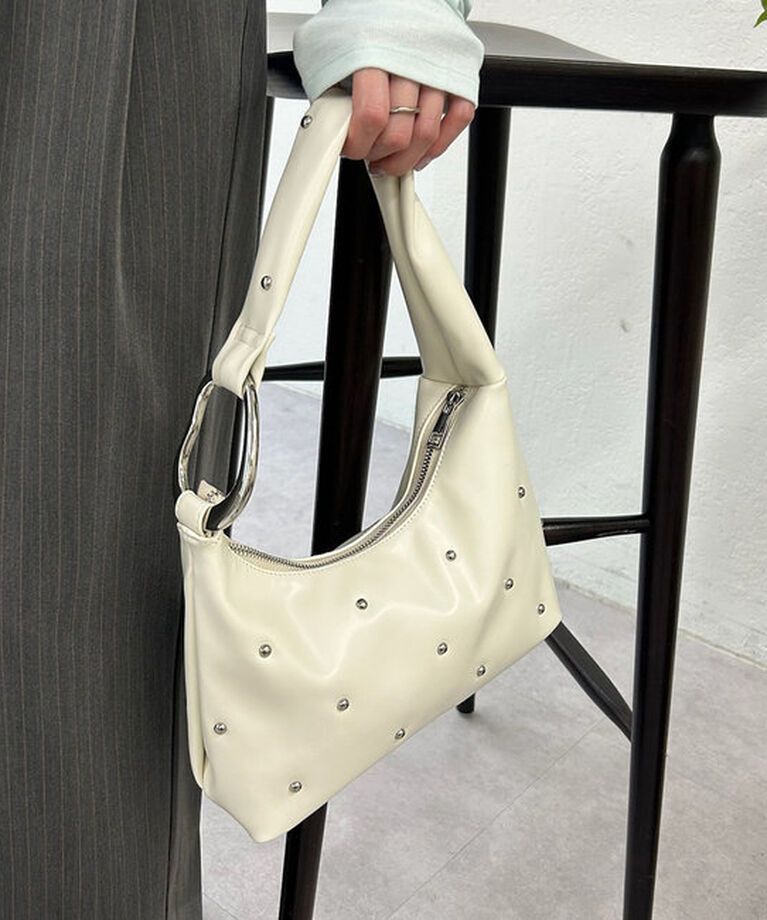  「loti スタッズホーボーBAG」|トートバッグ|オフホワイト