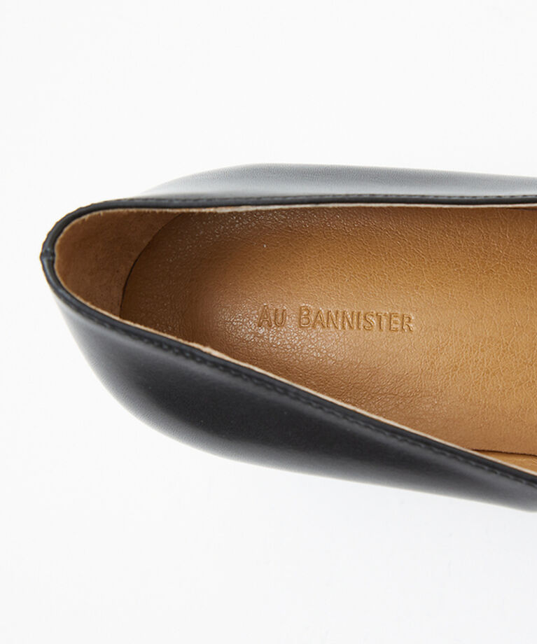 AU BANNISTER「【アイコニックシリーズ】甲深パンプス」|パンプス|