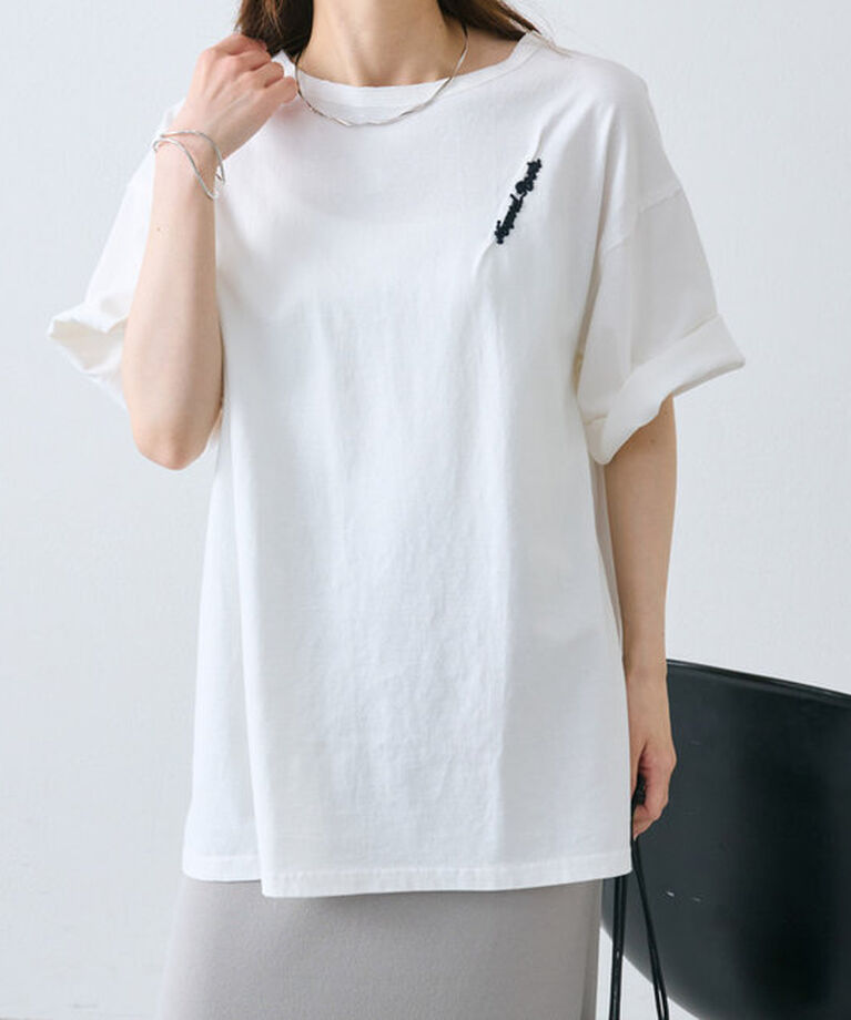  「タックロゴ刺繍Tシャツ」|プルオーバー|オフホワイト