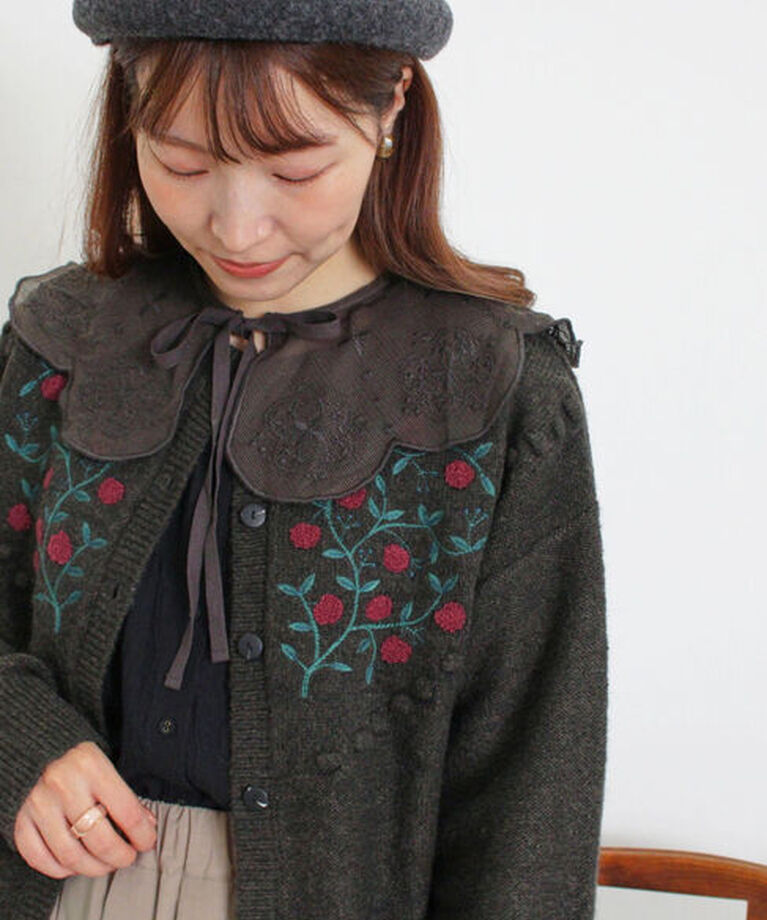 Samansa Mos2「【マカベアリス×Samansa Mos2】果物柄刺繍カーデ」|カーディガン|チャコールグレー