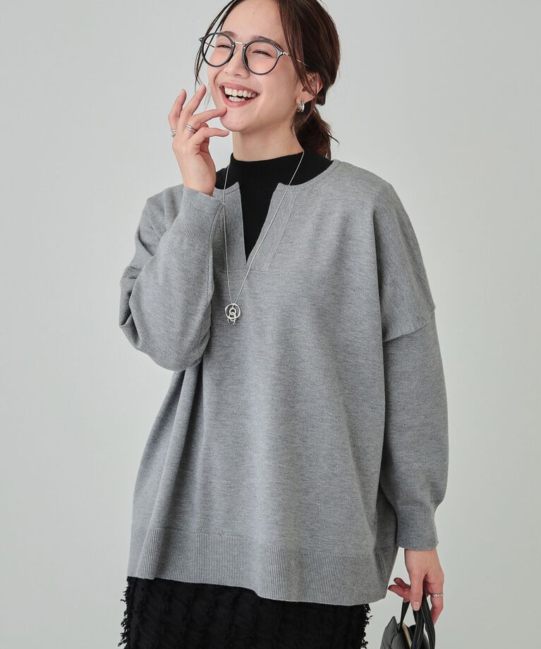 SHOO･LA･RUE「【洗える】レイヤードコーデも楽しめる もちもちVネックニット」|ニット・セーター|グレー(012)