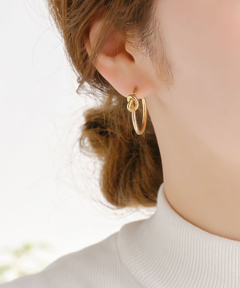 Phoebe「スタイリッシュノットフープピアス　ゴールド」|ピアス|ゴールド
